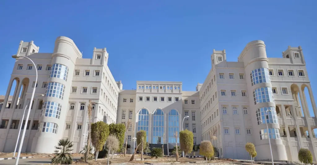 المعهد الدولي العالي للإعلام بمدينة الشروق