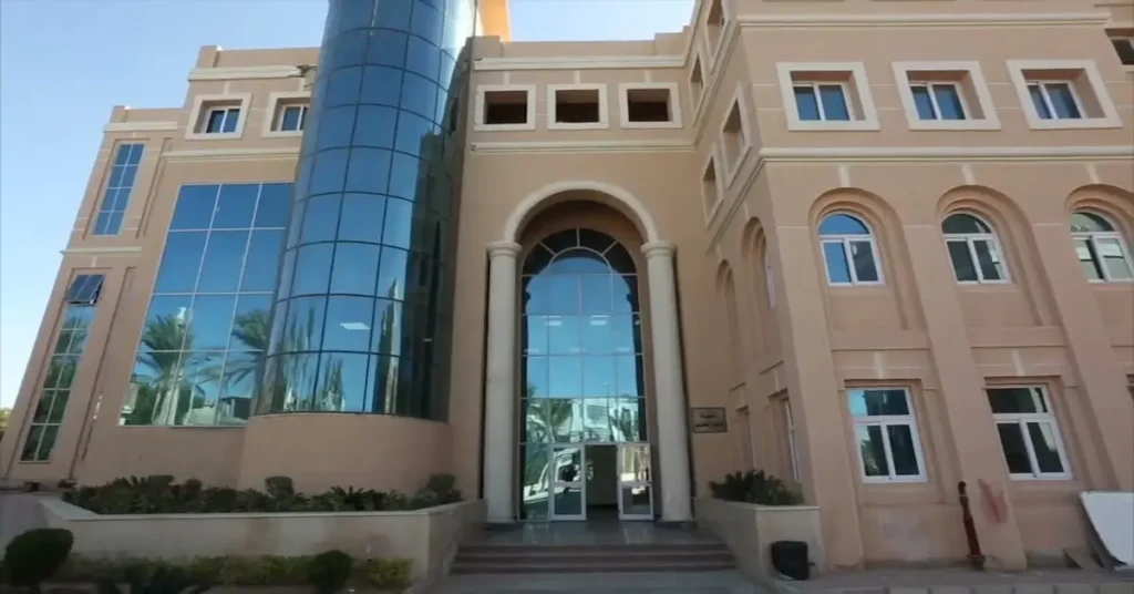  المعهد العالي للحاسبات وتكنولوجيا المعلومات بمدينة الشروق