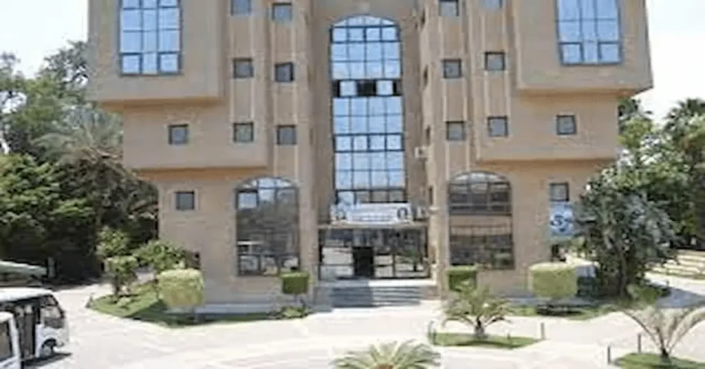 معهد طيبة العالي بالمعادي لنظم المعلومات الإدارية